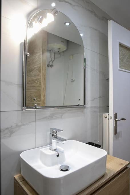 Stylish And Comfortable Apartment Atény Exteriér fotografie